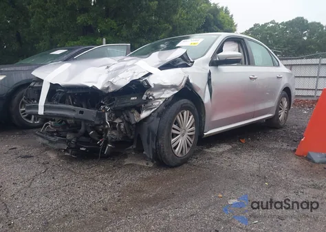 2015 Volkswagen Passat 1.8T S из США, поврежденный, VIN 1VWAT7A3XFC003635